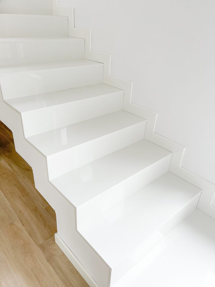 escaleta marmol blanco